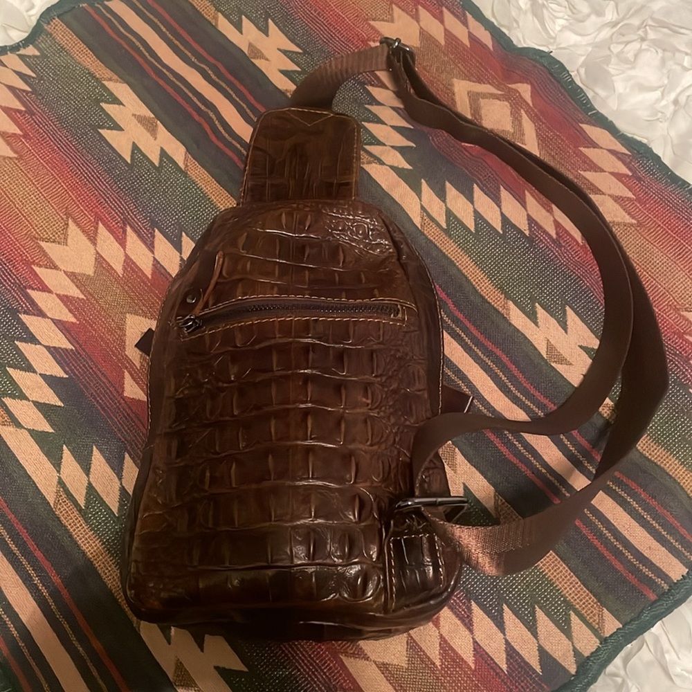 Crocodile Pattern Sling Chest Bag - image 3